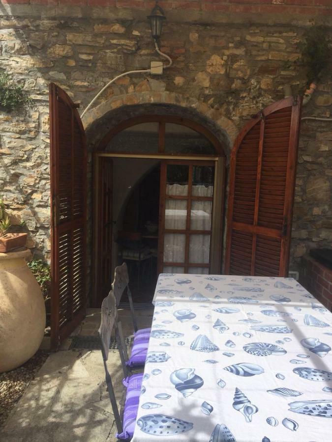 Tavernetta A 10 Minuti Dal Mare Villa Diano San Pietro Exterior photo